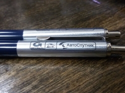 Гравировка логотипа на ручке