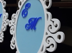 Инициалы новобрачных на красивой подложке